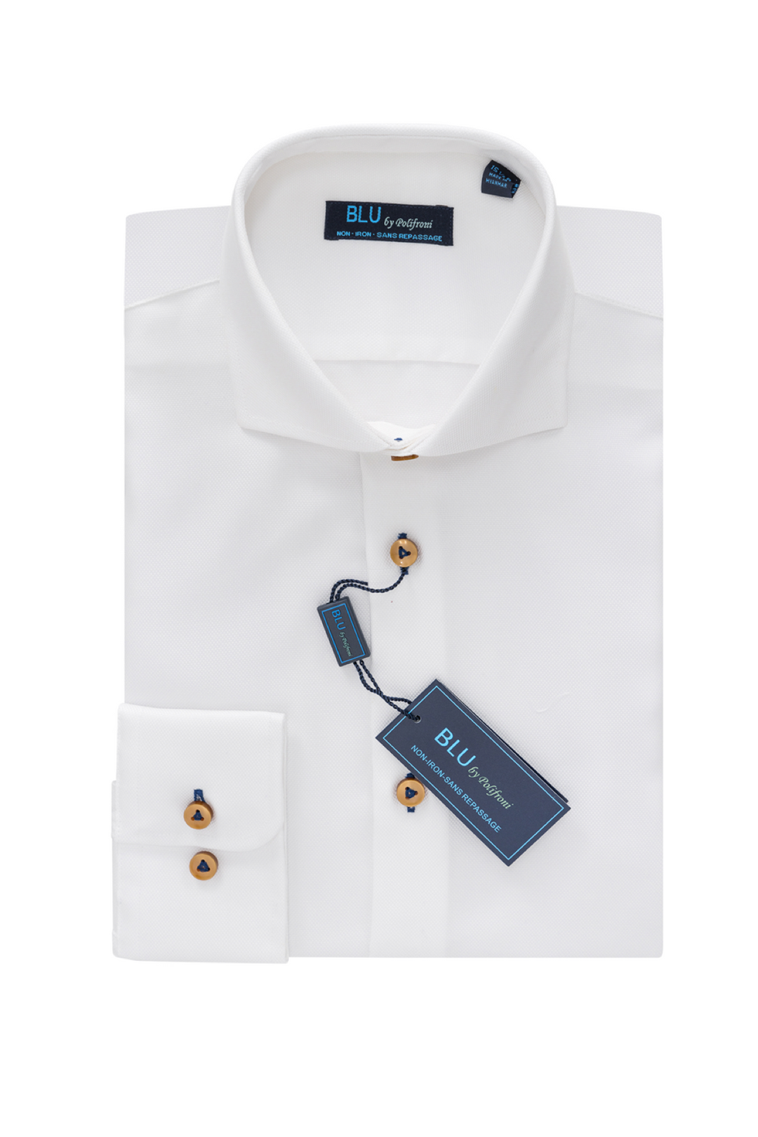 Wrinkle-resistant shirt with contrasting buttons