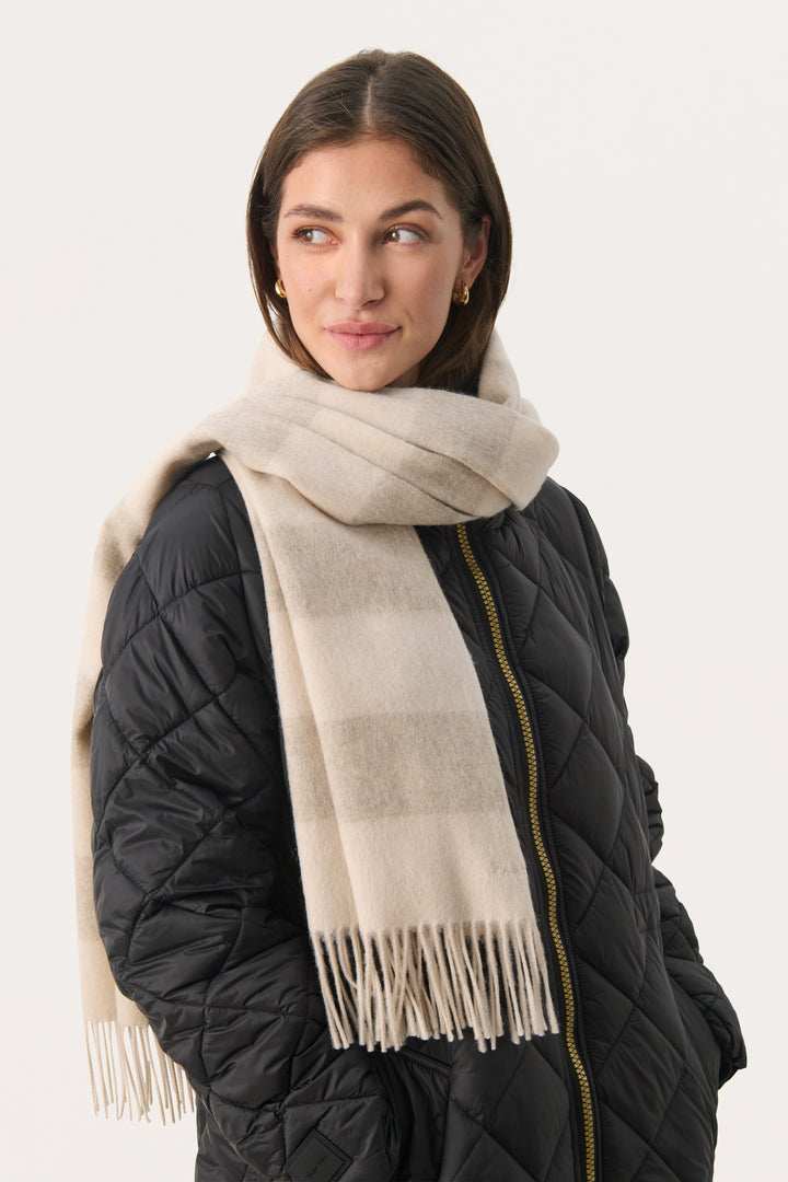 Kitha wool scarf