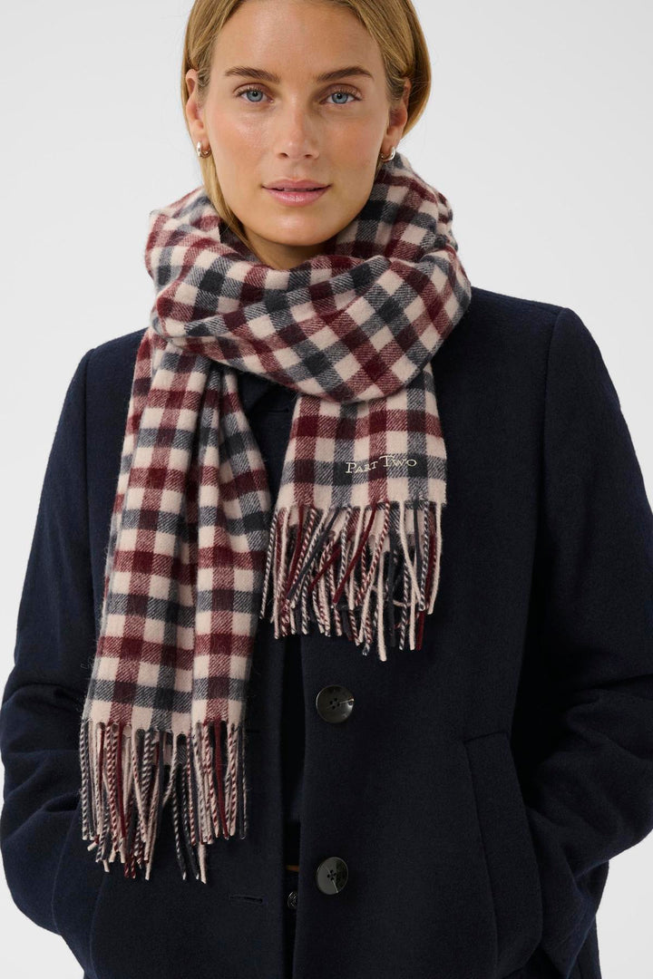 Kitha wool scarf