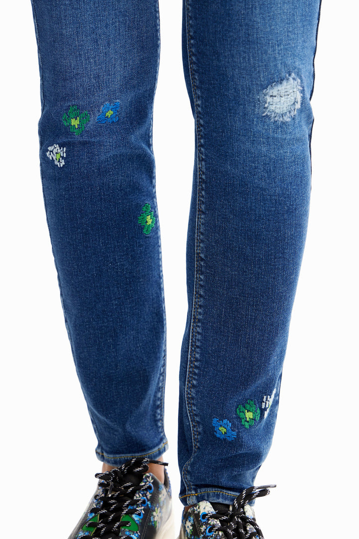 Embroidered push-up skinny jeans