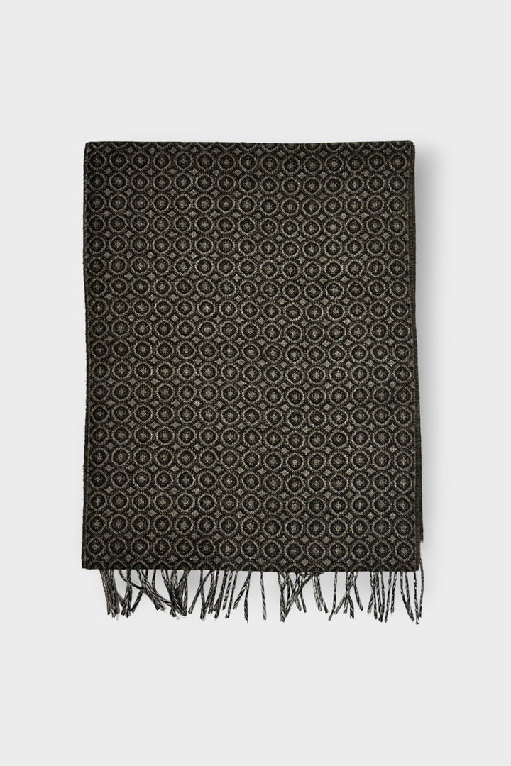 Wool scarf with circular patterns