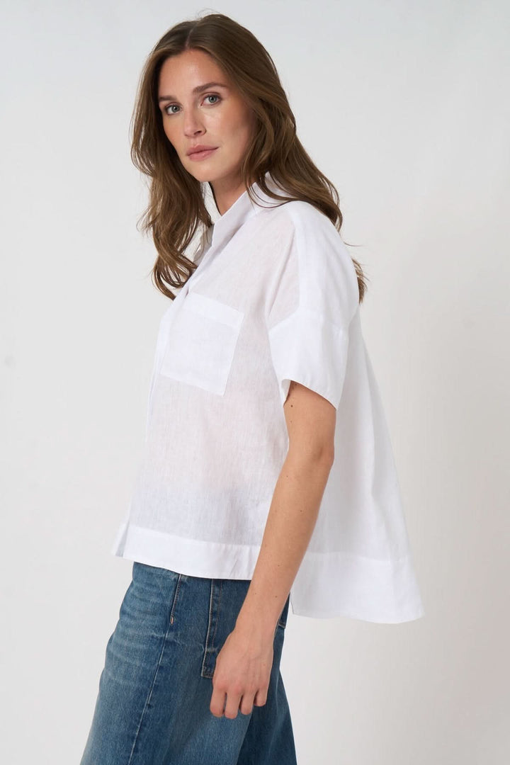 Blouse en lin à manches chauve-souris dotée d&