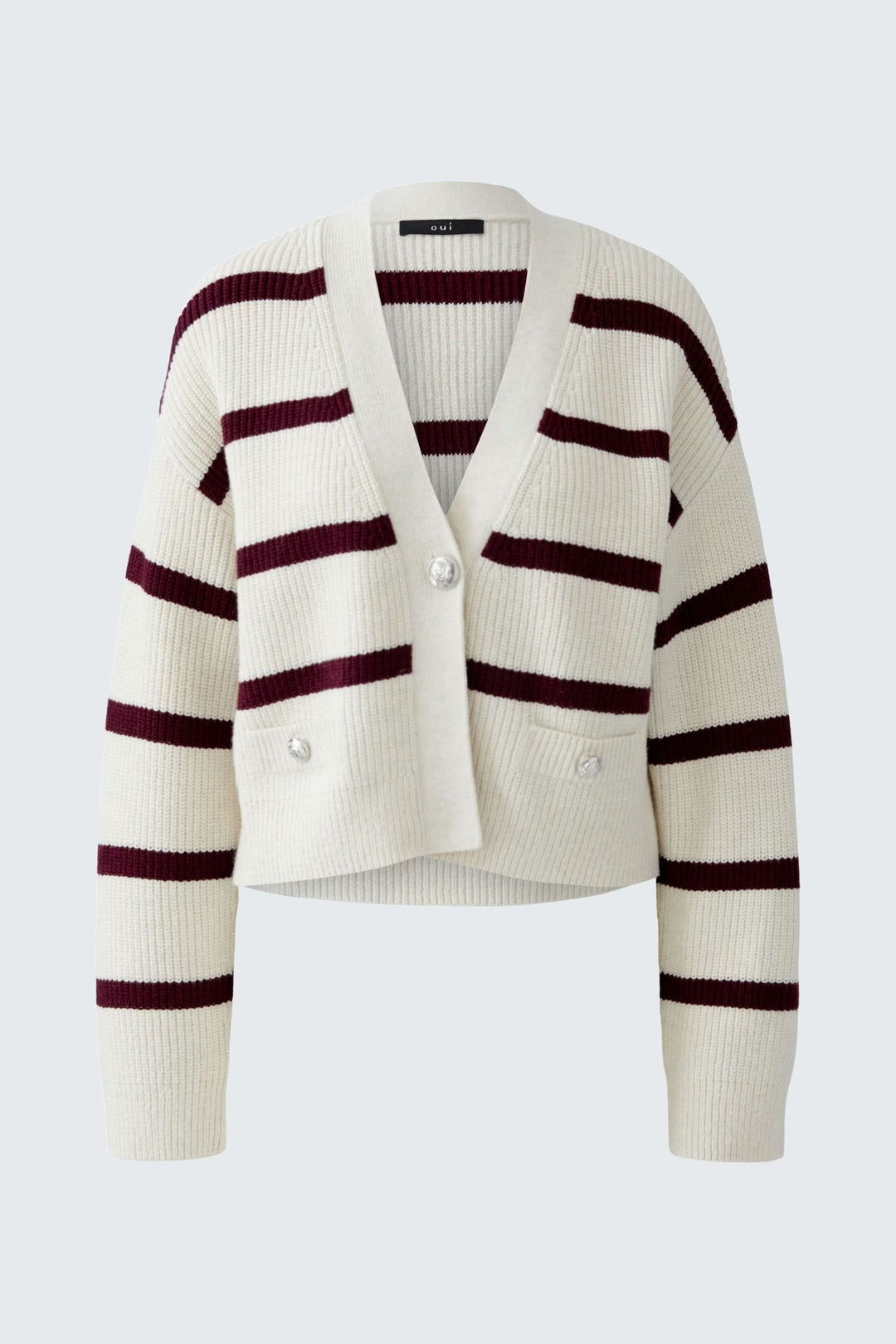 Cardigan à rayures blanc et bordeaux, maille côtelée, coupe courte et encolure en V élégante.