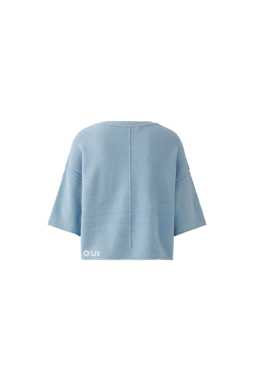 Chandail court en maille douce à manches larges en bleu ciel, silhouette moderne et épurée, idéal pour une tenue décontractée chic.