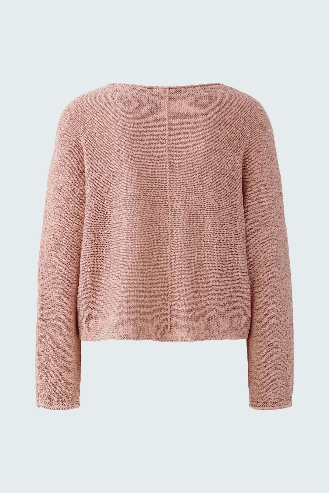 Chandail en ruban tricoté rose à coupe décontractée et encolure dégagée avec lignes décoratives verticales.