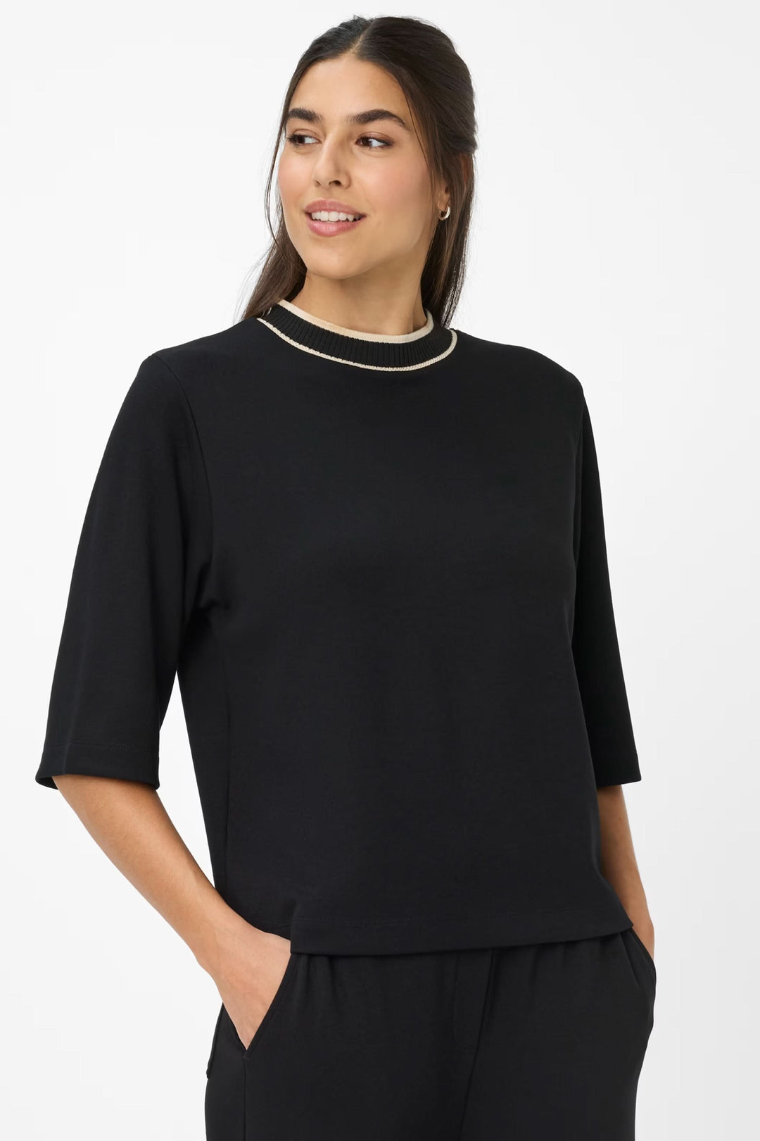 Half-sleeve sweater
