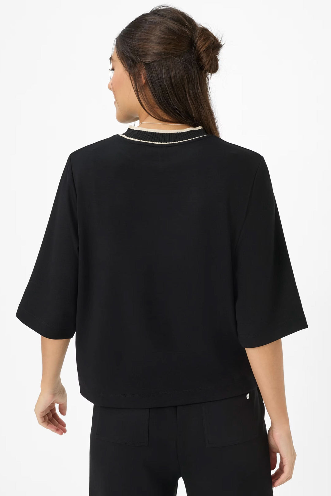 Half-sleeve sweater