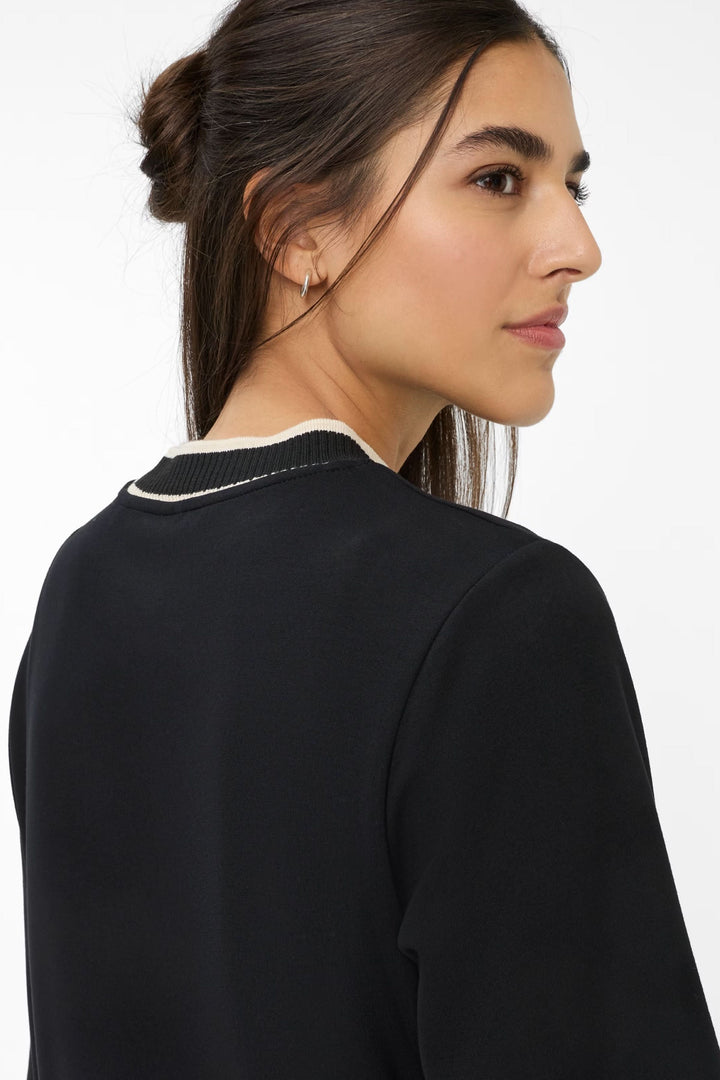 Half-sleeve sweater