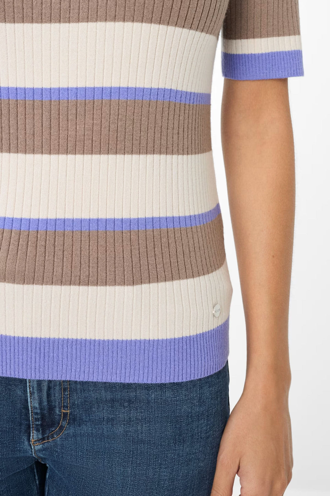 Short-sleeved sweater