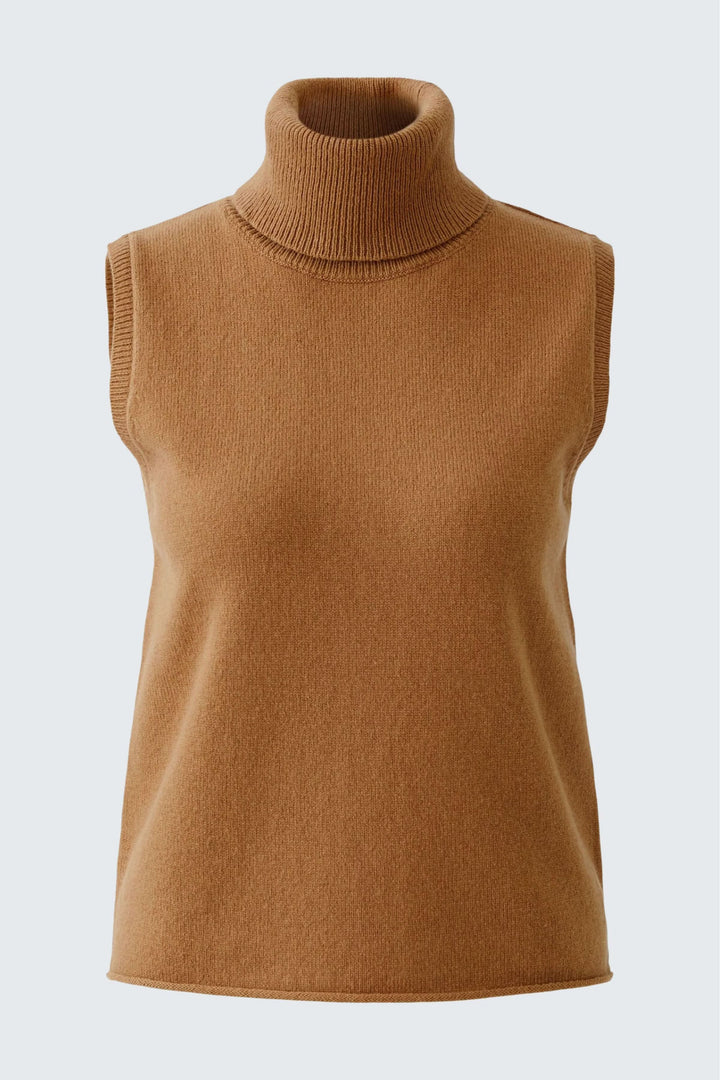 Chandail sans manches à col roulé, dos ajouré, en maille douce et extensible, couleur camel, ajout de chaleur et style minimaliste.