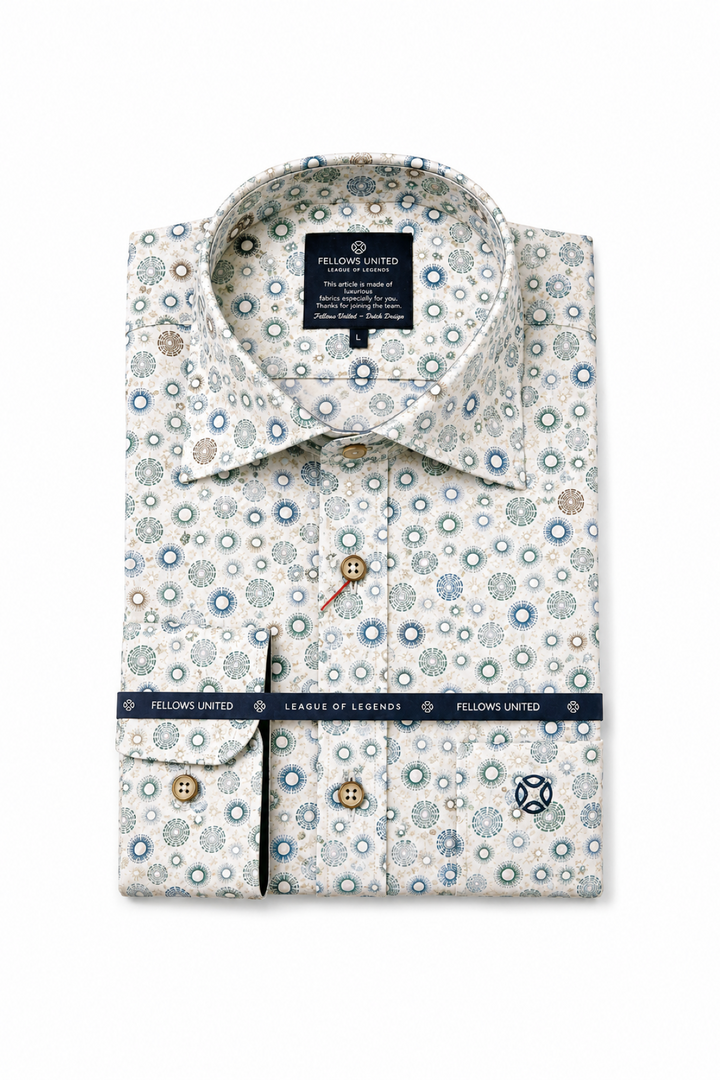 Short-sleeve shirt with a geometric pattern