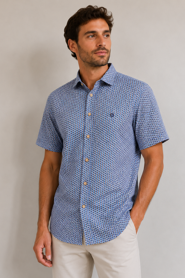 Short-sleeve shirt with a graphic print