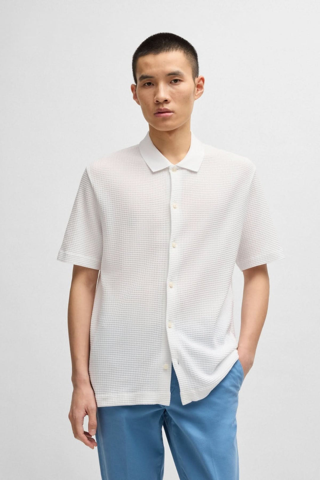 Chemise PALLADIO en coton mercerisé, col sobre, structure gaufrée, style casual chic pour homme.