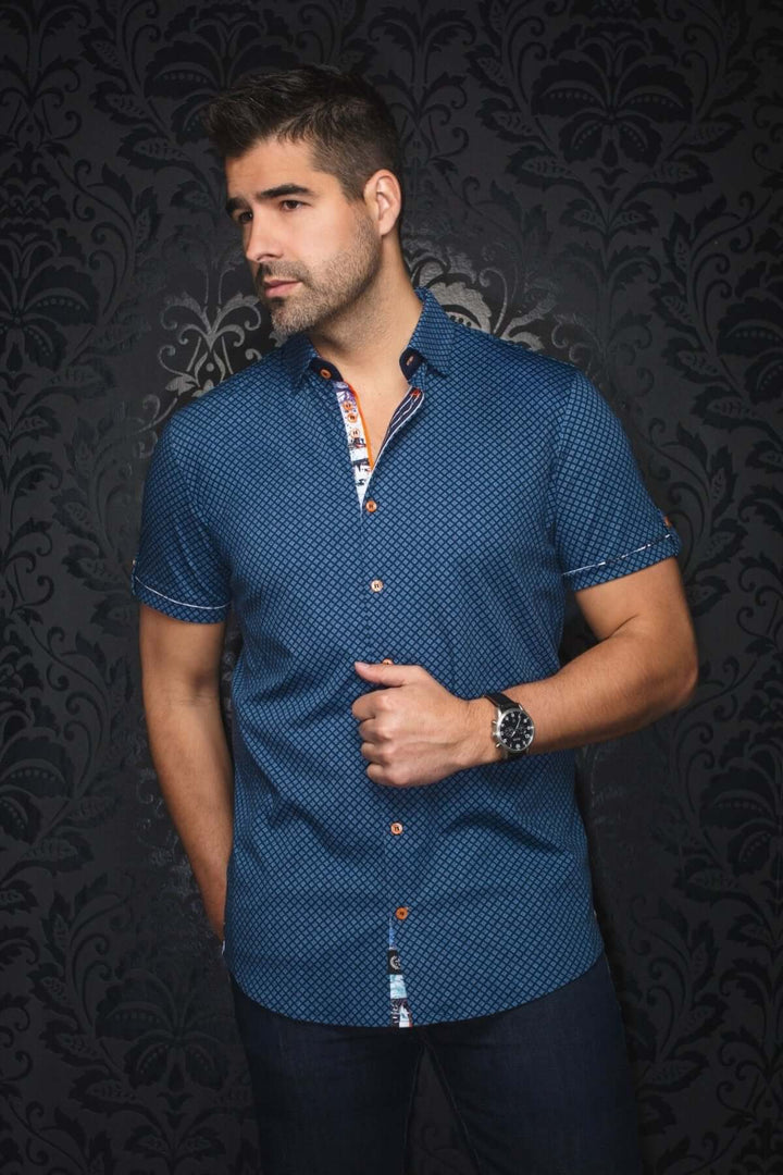 Chemise Terrano à motifs géométriques, col classique et détails contrastés, idéale pour un look élégant.
