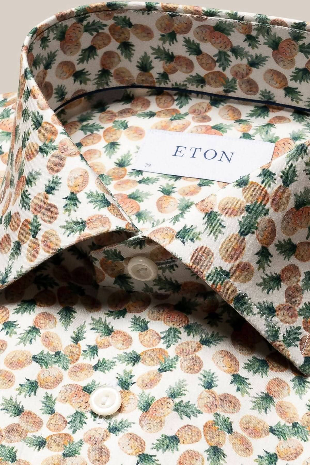 Chemise en coton et TENCEL™ avec motif ananas peints à la main et col cutaway.