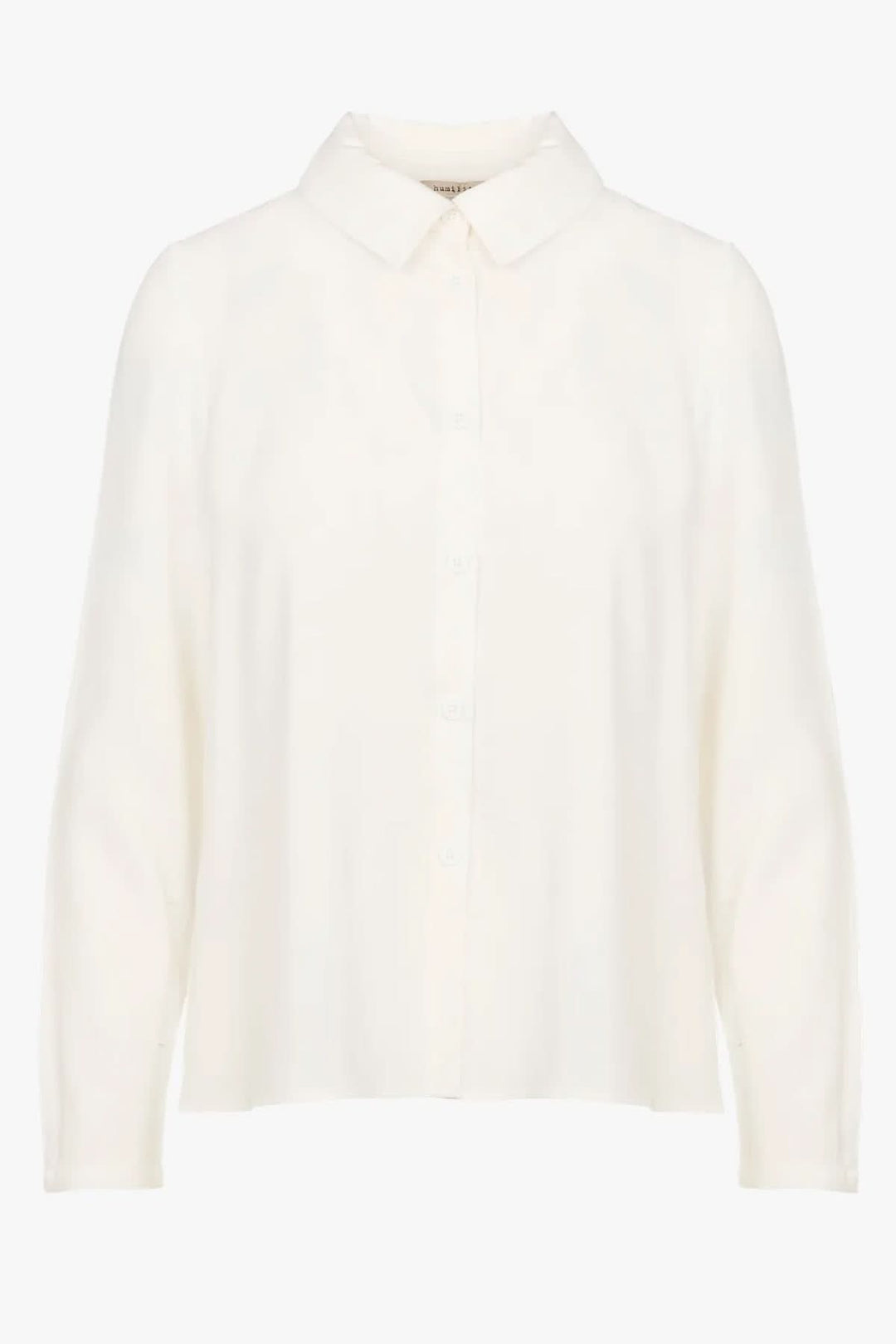 Chemise fluide blanche avec col classique et coupe ample, idéale pour un look élégant et confortable au quotidien.