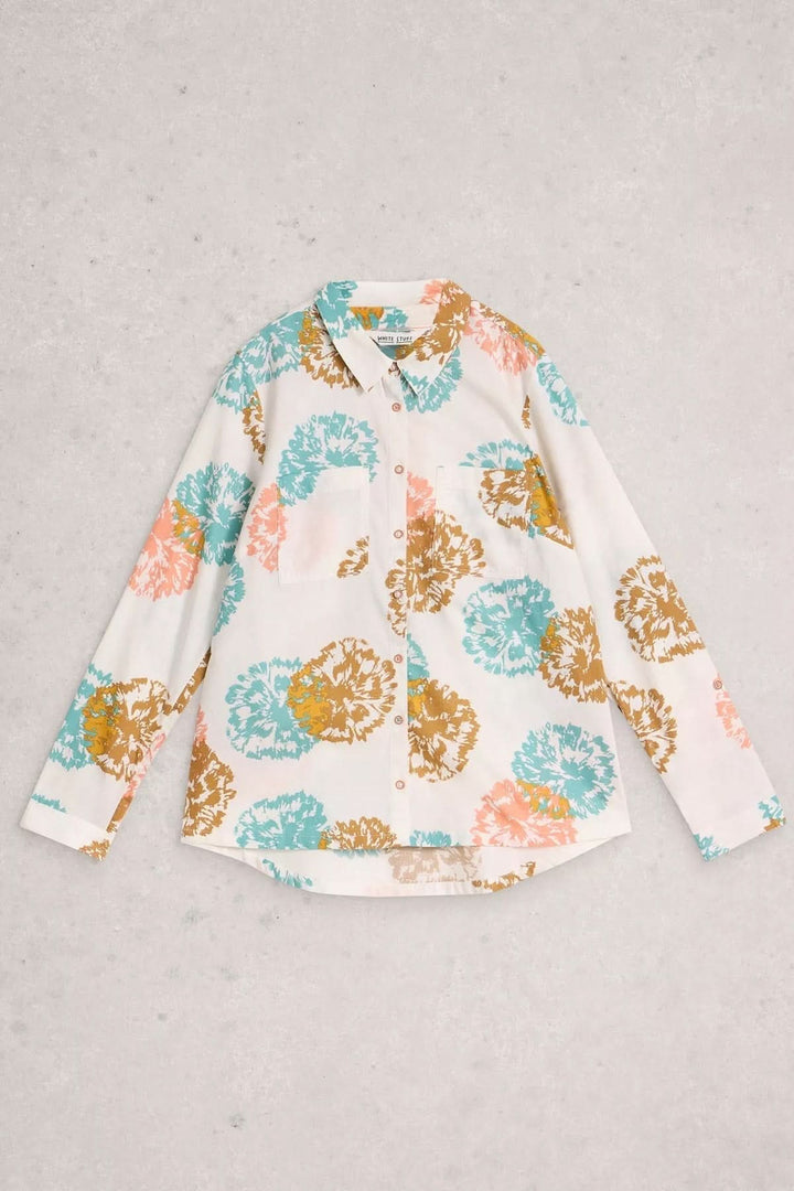 Chemise imprimée coupe décontractée Sophie avec imprimé graphique coloré sur fond beige.