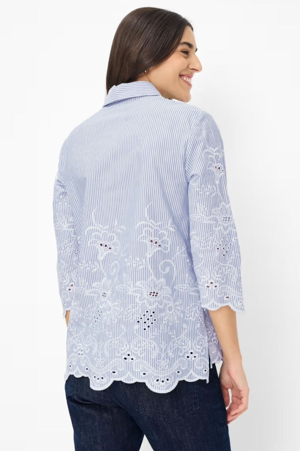 Chemise rayé Vicki avec broderie ajourée, coupe fluide, et manches trois-quarts, vue arrière.