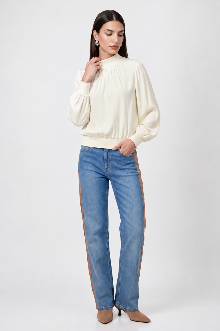 Jeans with contrasting stripe