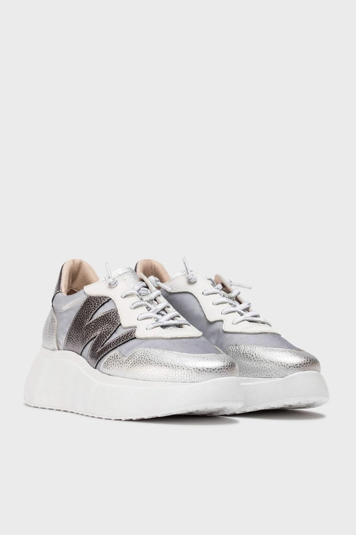 Espadrilles plateforme A-3622 argent avec semelle épaisse et logo "W", moderne et confortable avec semelle MemoryGel.