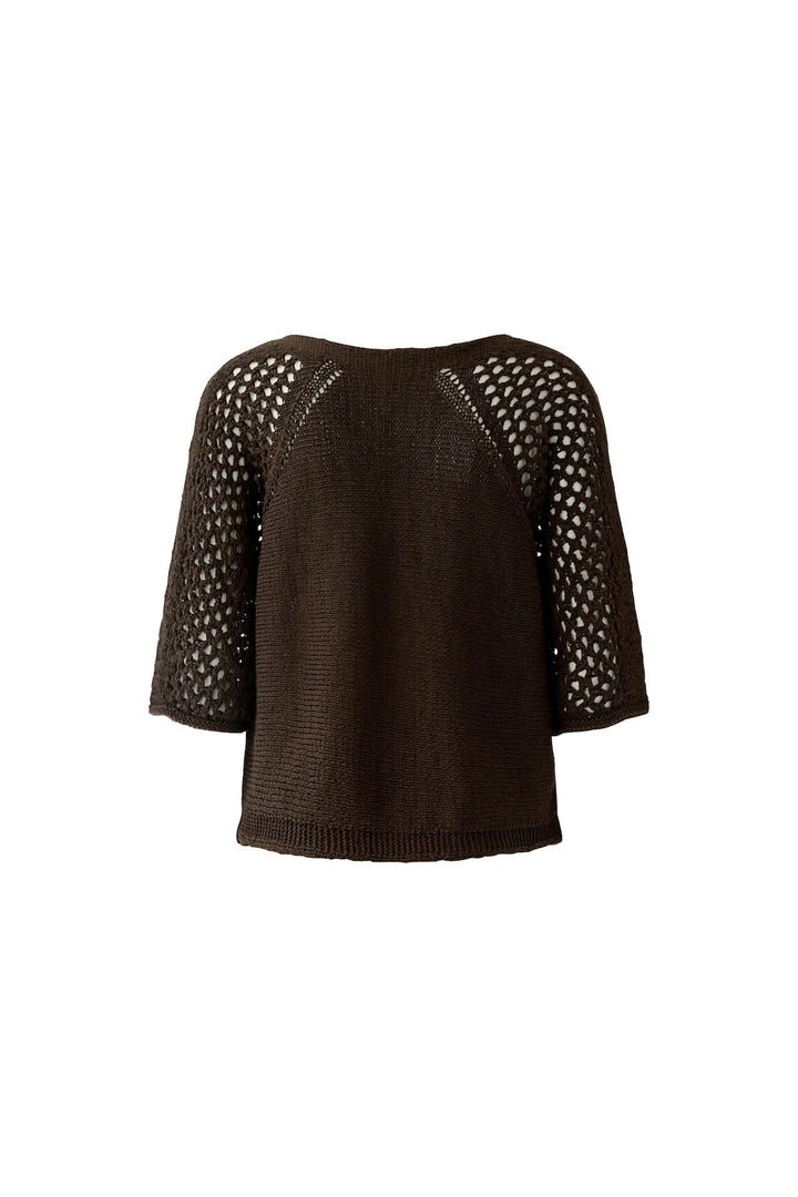 Haut coupe moderne épurée en tricot marron à manches ajourées, style élégant et minimaliste, design polyvalent pour tenues variées.
