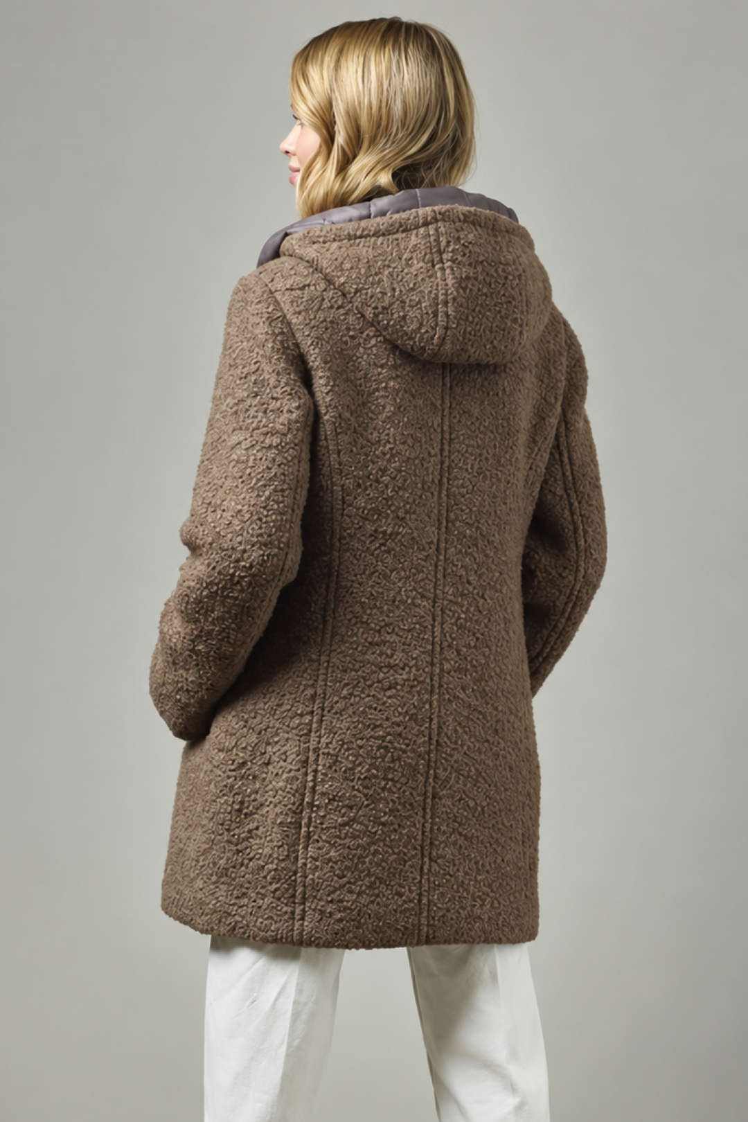 Manteau bouclé à capuchon