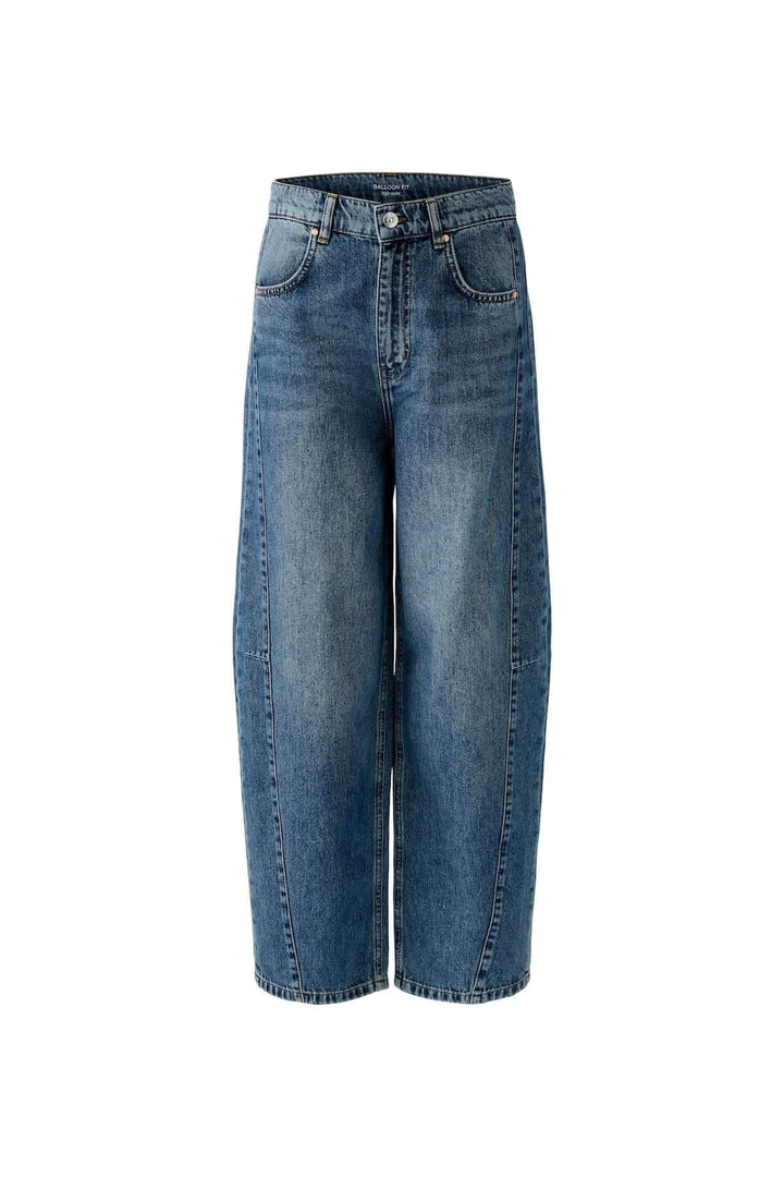 Jean baril taille haute en denim 100% coton avec jambe arrondie et coupe contemporaine pour un look casual chic.
