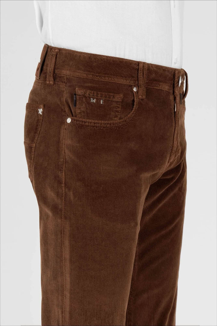 Jean en corduroy marron, confort ajusté, style classique, 5 poches, parfait pour l&