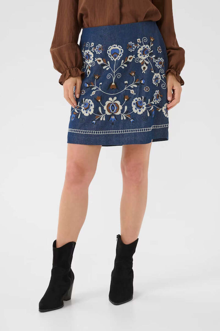 Jupe Gro en denim avec broderies florales contrastées, coupe droite bohème chic