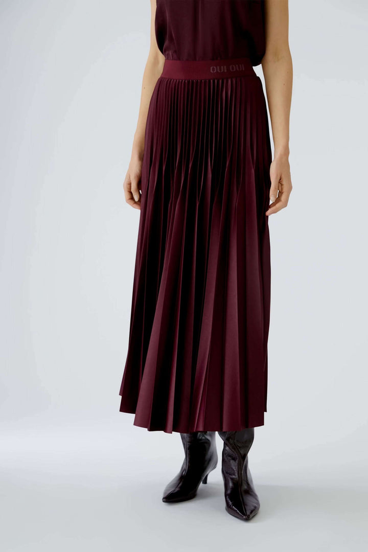 Long pleated skirt