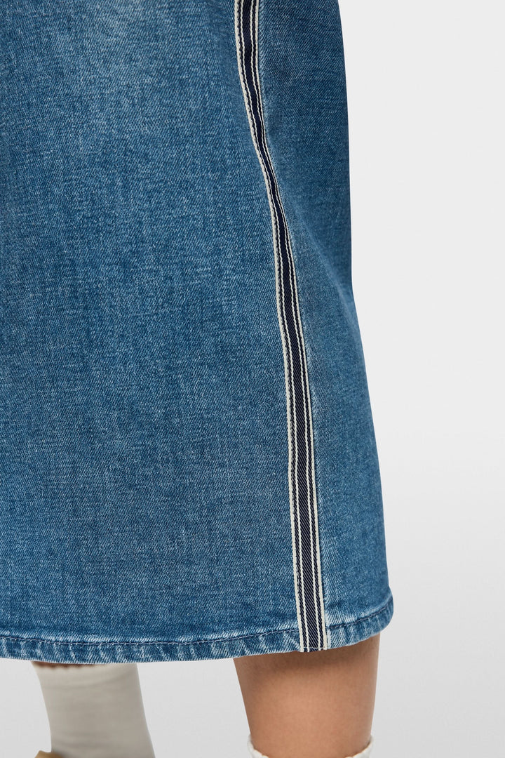 Jupe midi en jean à rayures latérales avec fente avant, coupe ajustée, parfaite pour un look décontracté ou soigné.