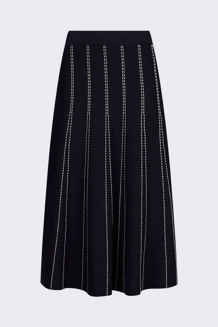 Jupe midi évasée à motif rayé avec taille élastique et coupe élégante, en maille, polyvalente pour un style chic et moderne.