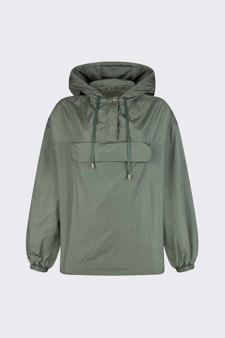 Manteau coupe-vent à capuche avec poche poitrine vert avec cordons, design décontracté et moderne, idéal pour mi-saison.
