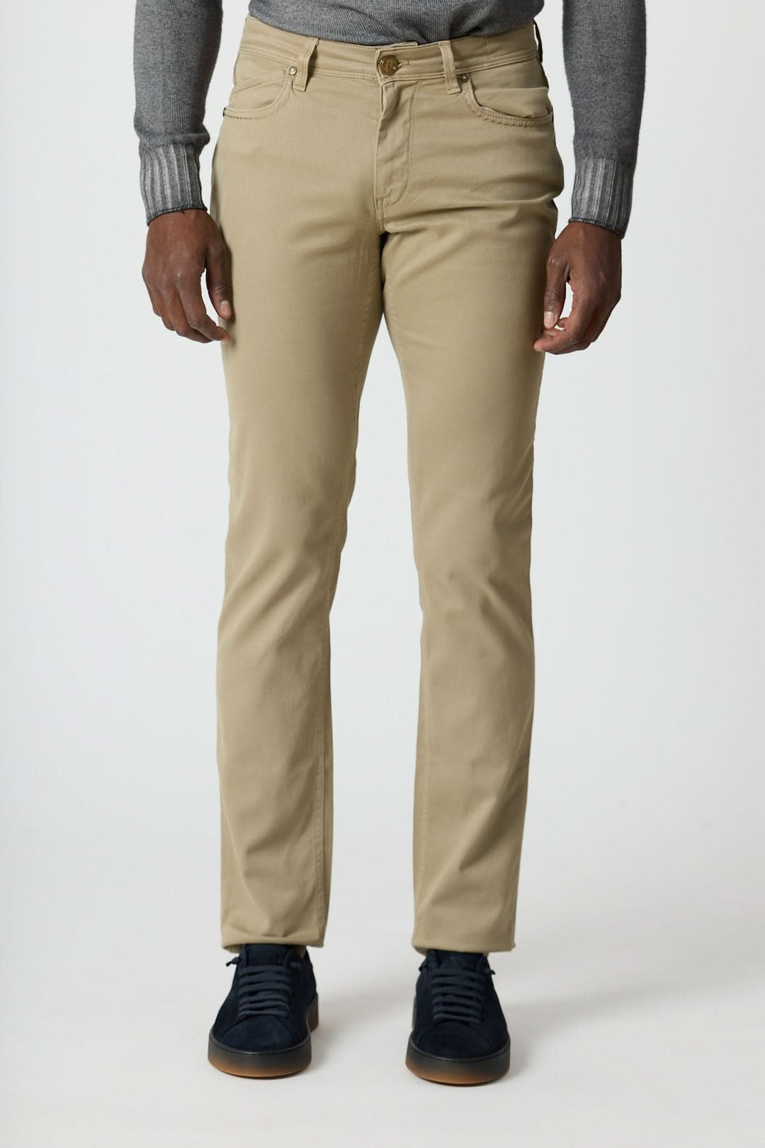 Pantalon 5 poches en sergé coton-lyocell pour homme, élégant et confortable, parfait pour l'été avec tissu extensible.