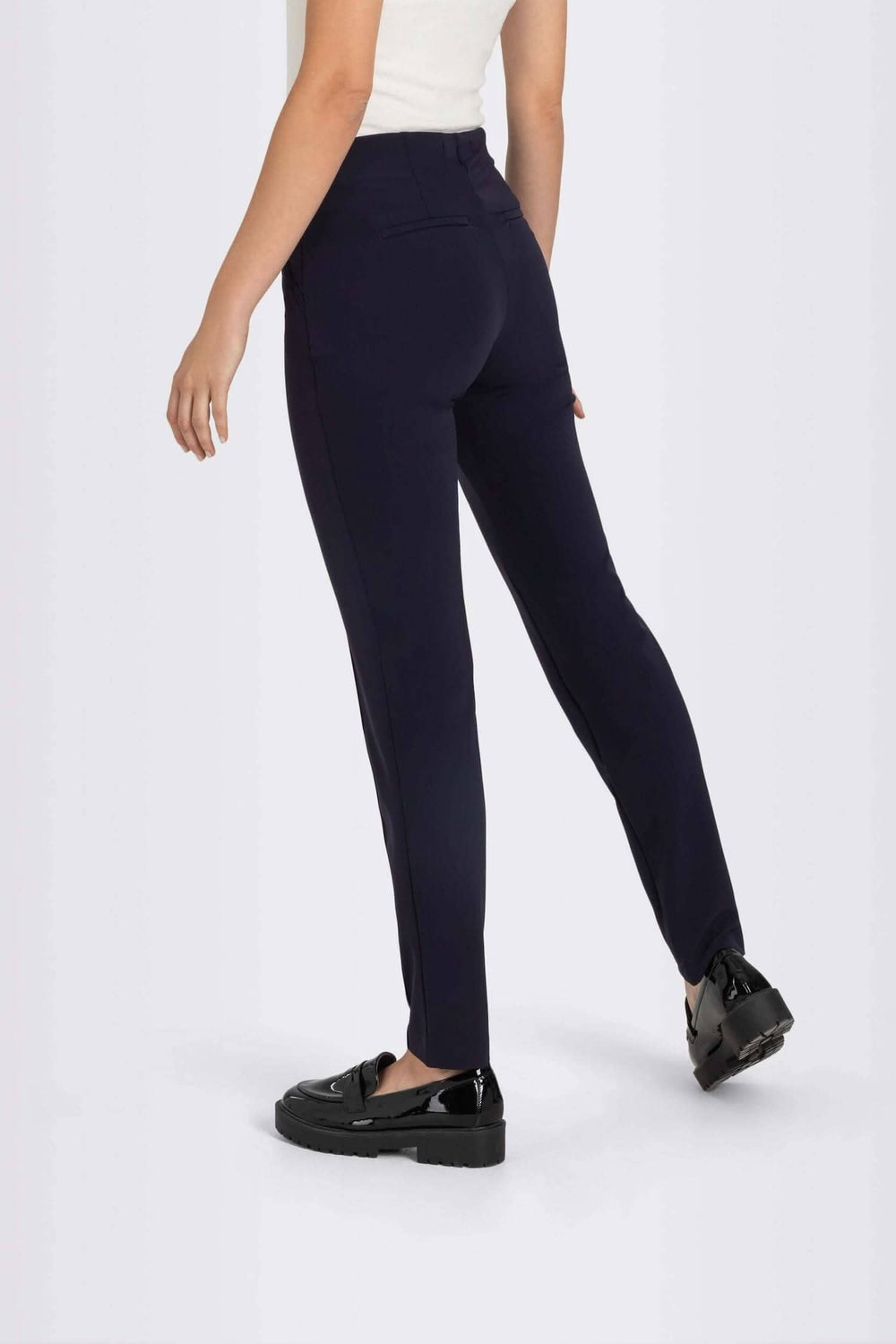 Pantalon Anna Zip New, coupe ajustée, jambe fine, style élégant, idéal pour le bureau ou sorties décontractées.