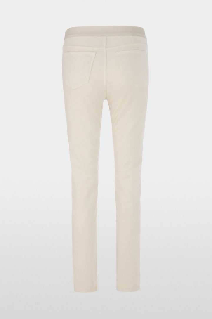 Pantalon Siena à taille élastique en coton extensible vue arrière en couleur crème, coupe ajustée pour confort et style quotidien.