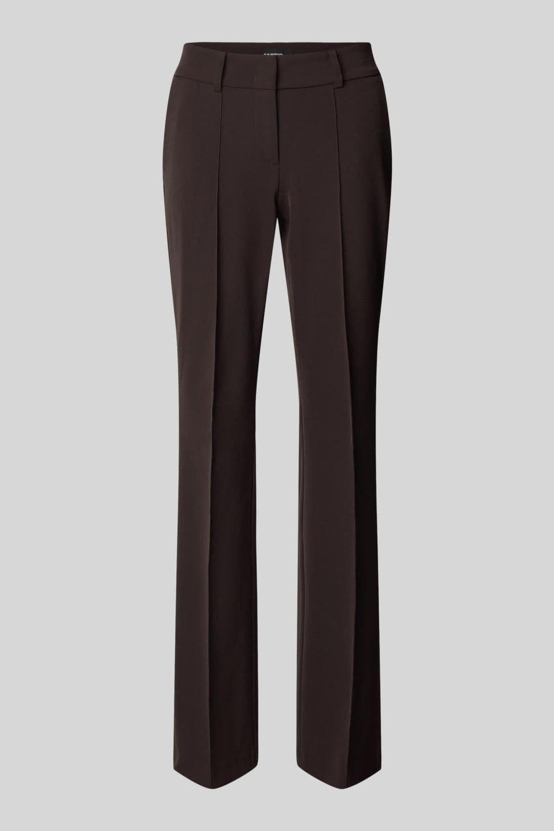 Pantalon droit évasé à plis marqués en matière souple, taille mi-haute avec passants pour ceinture, couleur sombre élégante.