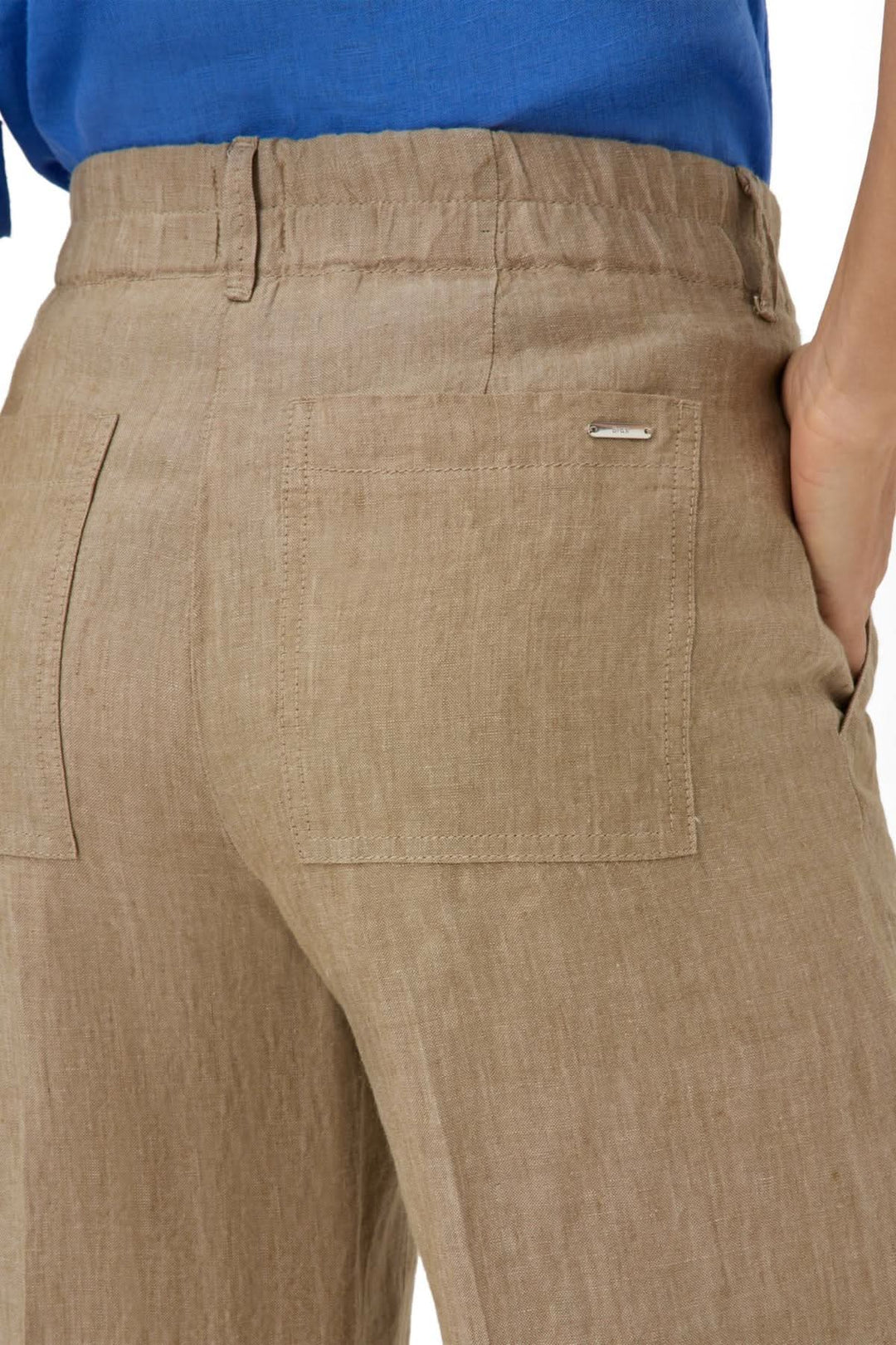 Pantalon en lin MAINE S pour femmes, style décontracté avec poches arrière et jambes évasées.