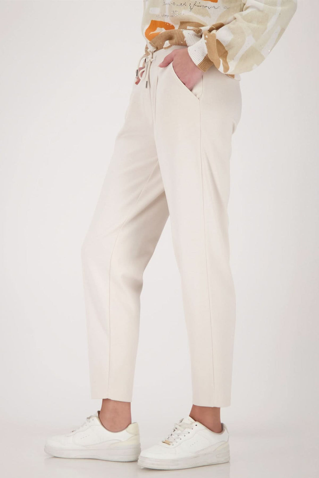 Stylish elastic-waist jogger pants Size