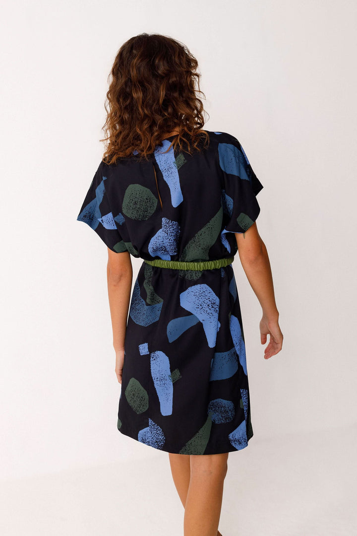 Elodi Short, Flowing Dress with Abstract Print