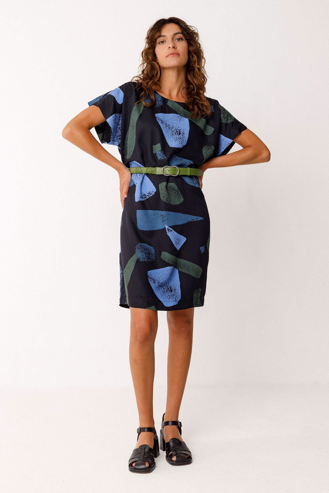 Elodi Short, Flowing Dress with Abstract Print