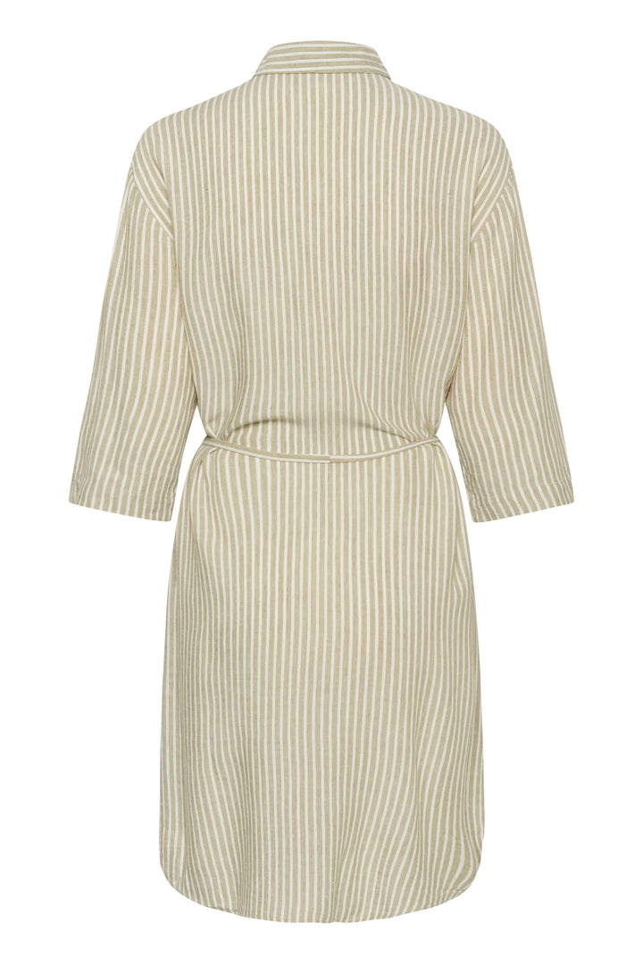 Vue arrière de la Robe chemise Milia à rayures avec ceinture, manches trois-quarts et col classique, décontractée et élégante.