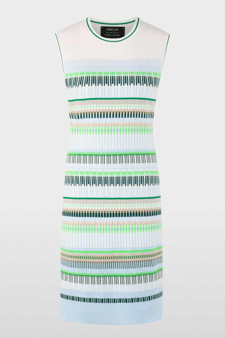 Robe courte tricotée sans manches avec motif à rayures graphiques, coupe ajustée pour confort et élégance moderne.