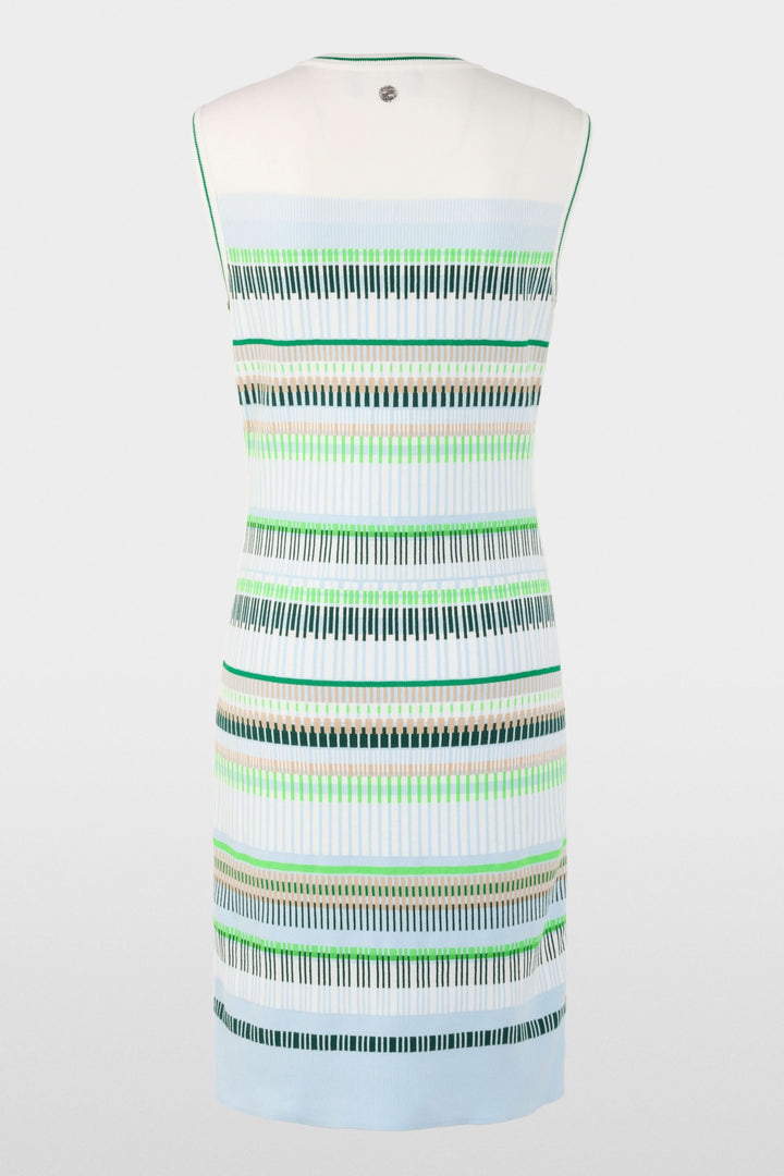 Robe courte tricotée avec motif rayures graphiques, sans manches, coupe ajustée près du corps, élégance moderne et confort.