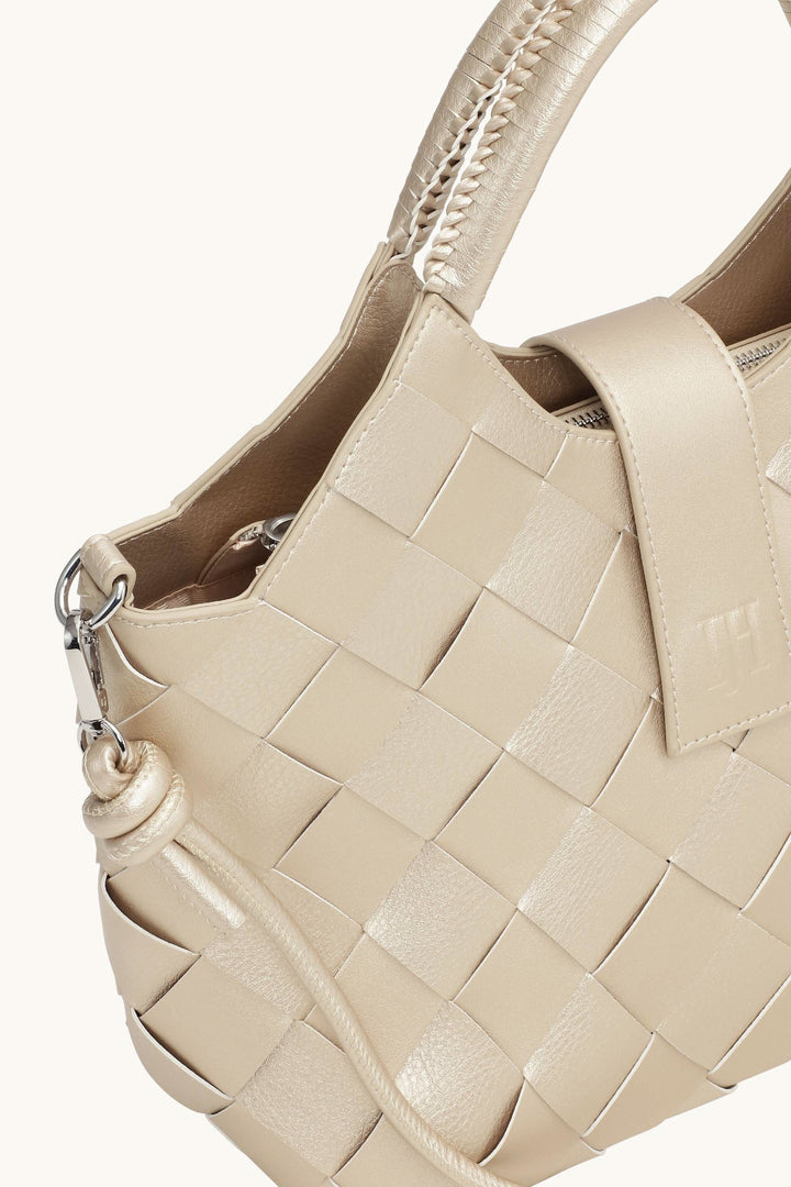 Woven shoulder bag
