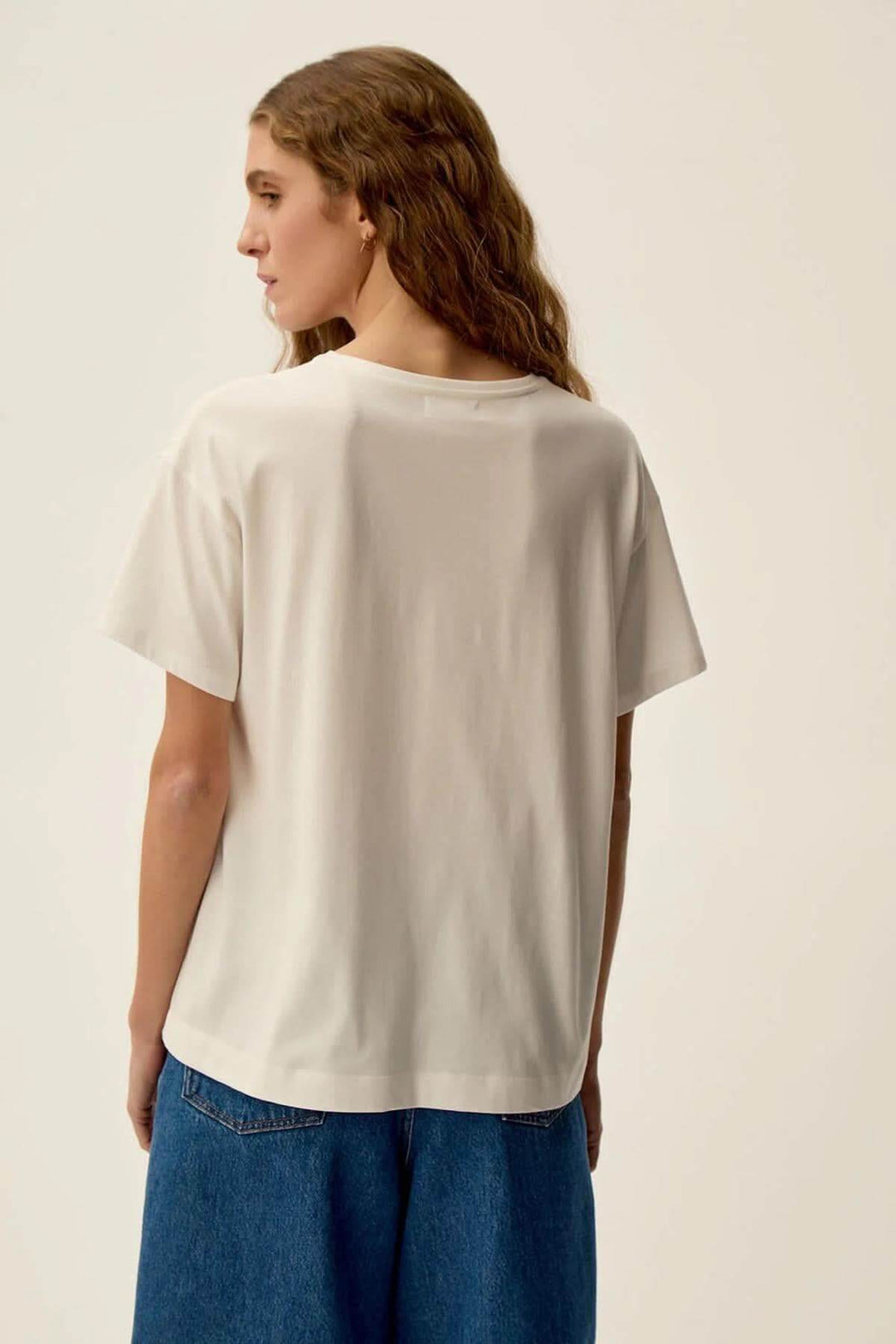 T-shirt Gamos de dos, en jersey doux, à coupe ample, avec manches courtes et col rond, style estival.