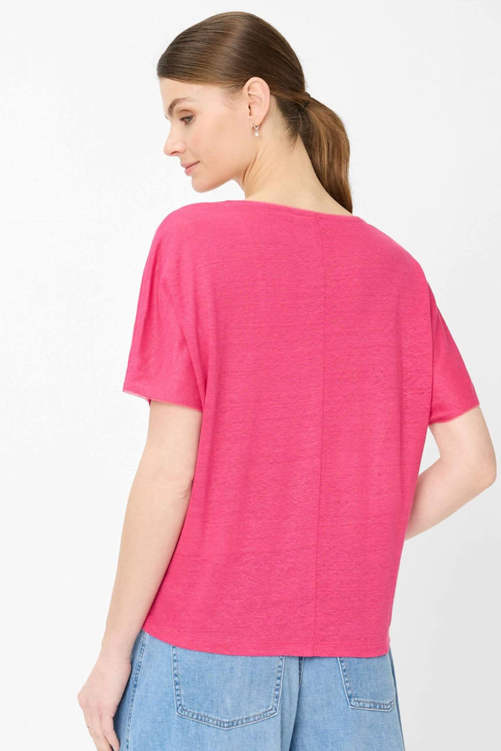 T-shirt col bateau Caelen en rose avec manches courtes et encolure dégagée pour un look moderne et confortable.