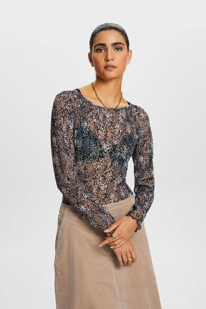 T-shirt en mesh plissé à motif floral, semi-transparent avec manches longues et encolure dégagée, style élégant.