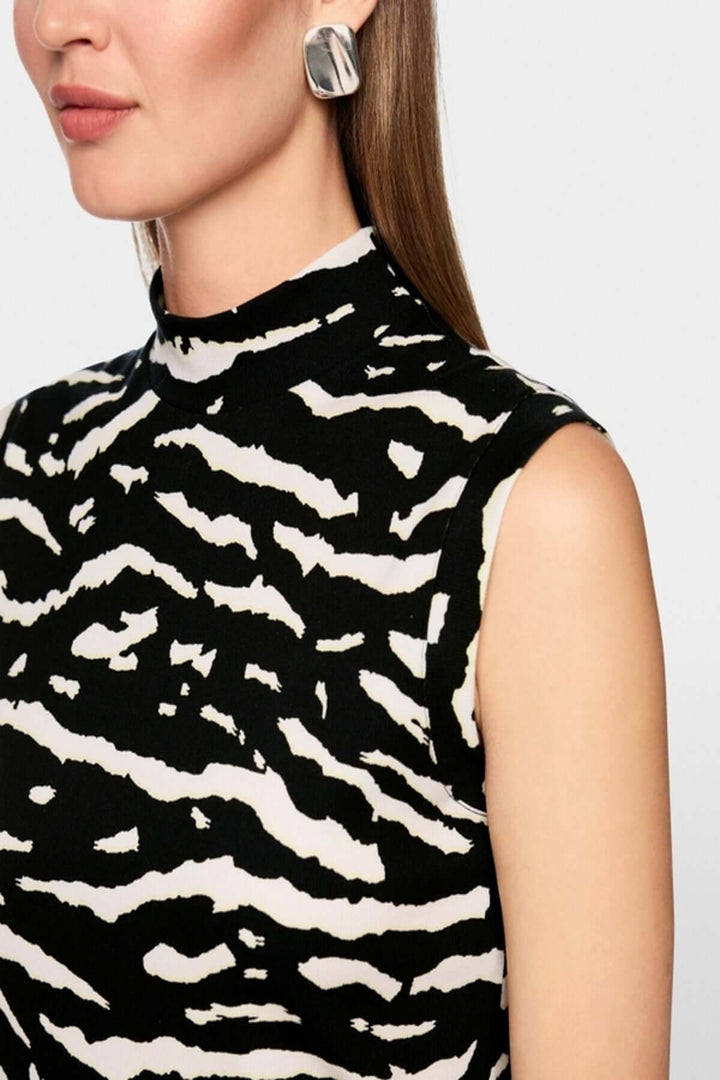 Top avec imprimé animalier sans manches et col montant, tricot côtelé fin, mode tendance en coton doux, silhouette près du corps.