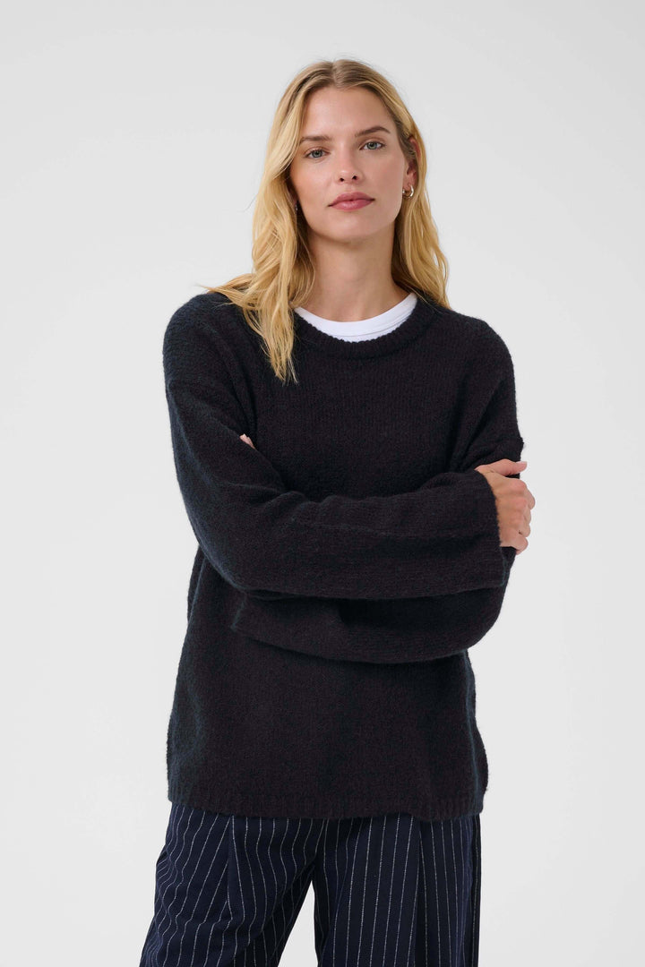 Tricot Spence en maille douce, manches longues, idéal pour un look décontracté chic avec col rond classique et coupe droite.